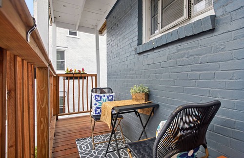 South Side Flats House | Luxe Design 3br in Pittsburgh's Most Lively Neighborhood