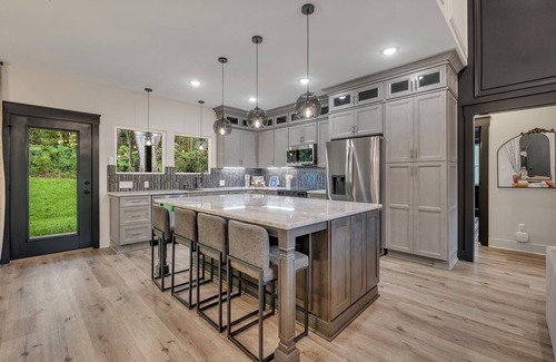 Tallahassee House | Luxe Downtown Modern Sleeps 10