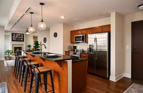 Downtown Cleveland Apartment | Luxe Downtown Suite Stadiums, Casino, R&R Hall!