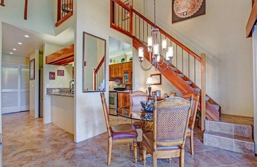 Keauhou Condo | Luxe Family Fit! Great Ocean View, Gourmet Kitchen, Laundry, Lanai, WiFi, TV Kanaloa 3704