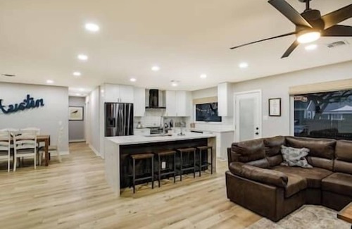 Woodstone Village House | Luxe Family Home | Sleeps 7 | South Austin!