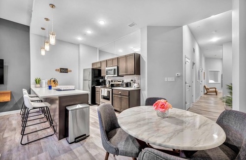 Gateway District Apartment | Luxe Flat w/Heated Pool & Sauna Gym Heart of DT