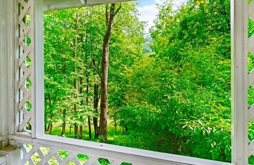 Andover House | Luxe Gated Mansion - Basketball Court Movie Theater Acreage