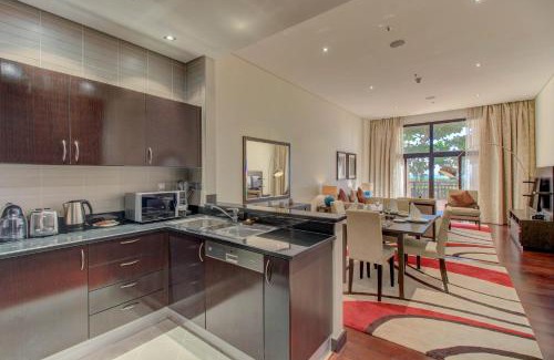 Palm Jumeirah Apartment | Luxe Getaways Royal Amwaj Palm Jumeirah Resort Apartment Holiday Home