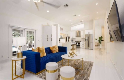 Plantation Villa | Luxe Gorgeous 7BR Home With Game Room/Pool