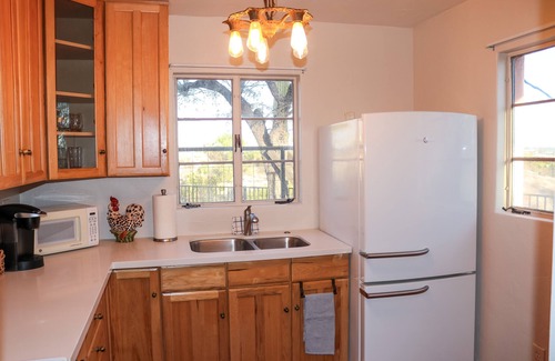 Tucson House | Luxe Guest House with Hot Tub + Pool