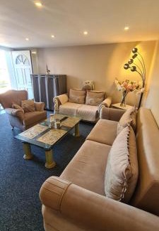 Chatenoy-le-Royal Apartment | Luxe-Home