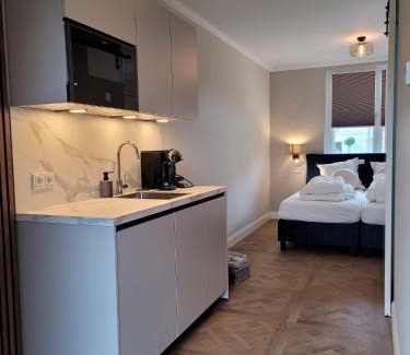 Zoutelande Bed & Breakfast | Luxe kamer Langendam 48 met privé terras