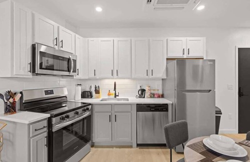Charlotte Apartment | Luxe King 2BR Suite in South End Charlotte!