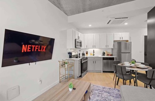 Charlotte Apartment | Luxe King 2BR Suite in South End Charlotte!