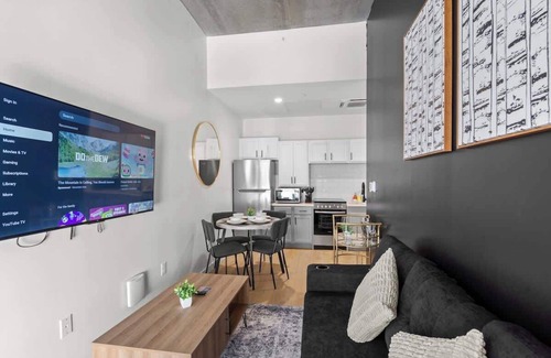Charlotte Apartment | Luxe King 2BR Suite in South Charlotte!