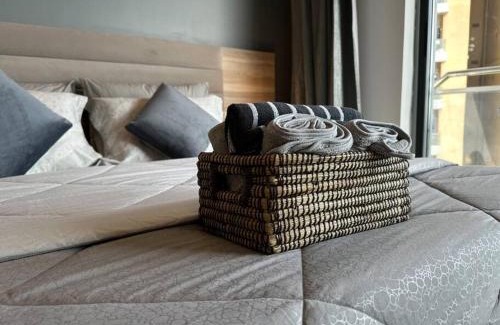 Noida Apartment | Luxe Lagoon studio