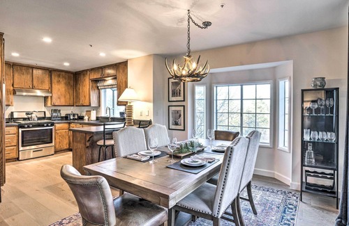 Lake Arrowhead House | Luxe Lake Arrowhead Getaway w/Treetop Views!