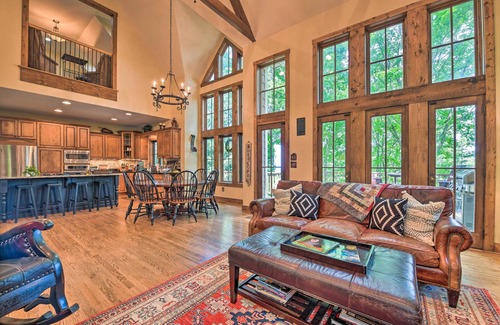 Waynesville House | Luxe Lodge Near Smoky Mountains: Views & Hot Tub!