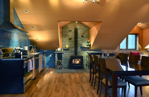 Hunter Apartment | Luxe Loft apartment with Hunter mtn. views on private estate.