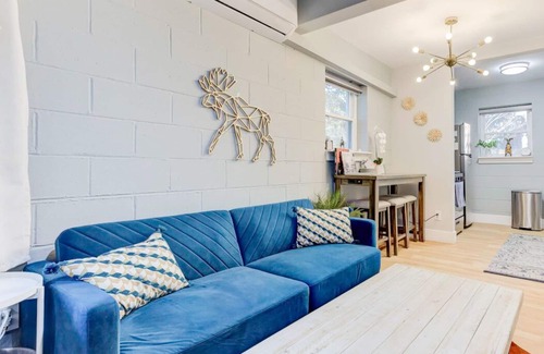 Downtown Memphis Apartment | Luxe Loft w/View - King Bed & FREE Parking