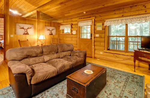 Greenbank Cabin | Luxe Log Cabin: 19 Acres of PNW Forest!