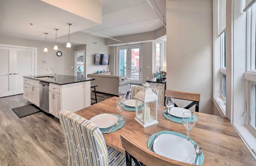 Manistee Condo | Luxe Manistee Condo w/Balcony & River Views!