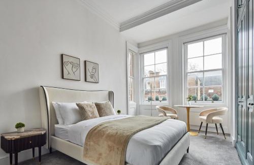 City of Westminster Apartment | Luxe Mayfair Duplex - Spacious 3BR Serviced Apartment
