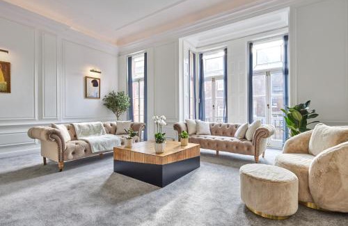 City of Westminster Apartment | Luxe Mayfair Duplex - Spacious 3BR Serviced Apartment