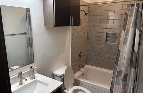 Shockoe Bottom Apartment | Luxe Modern Escape in Downtown Richmond - 2b2b