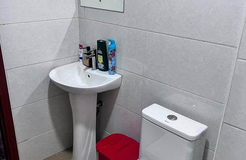 Nairobi West Apartment | Luxe Nairobi Escape, Walk to Swahili Eats & Mall & 15 minutes drive to Park.