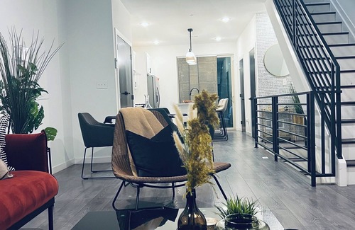 East Parkside House | Luxe New Construction w/RoofDeck, King Bed Suite