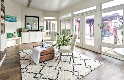 Nicholasville House | Luxe Nicholasville Home ~ 17 Mi to Lexington