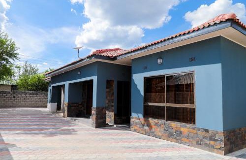 Lusaka House | Luxe Oasis Villas