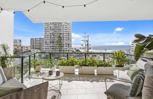 Palm Beach Apartment | Luxe Oceanview Apartment in Palm Beach