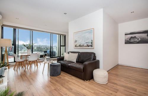 Mornington House | Luxe on Main in Mornington Views of the Bay