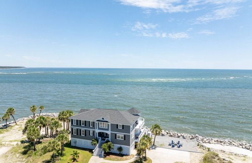 Saint Helena Island House | Luxe on the OCEAN w/limo cart, firepit, paddle boards, pingpong, bikes, pets ok