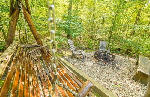 Laurelville Cabin | LUXE ONE | RED WOLF FALLS*HOCKING HILLS*CLOSE TO EVERYTHING-TRAILS,HOT TUB,SAUNA,FIREPLACE,GAME ROOM