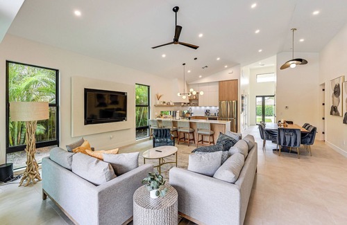 Naples Park House | Luxe Outdoor Living: Naples Getaway 2 Mi to Beach!