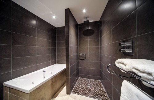 Liverpool City Centre Apartment | Luxe Penthouse Apartment (Sleeps 8)