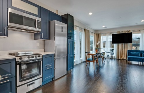 Warwick Apartment | Luxe Penthouse Loft on Main St- Steam Shower, Elevator, Parking, Views, Kitchen