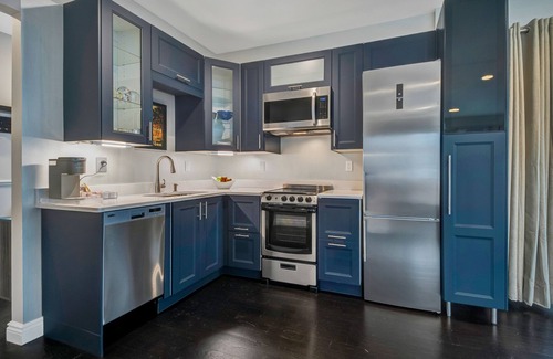Warwick Apartment | Luxe Penthouse Loft on Main St- Steam Shower, Elevator, Parking, Views, Kitchen