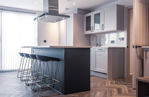 London Borough of Hounslow Apartment | Luxe Penthouse Retreat: With Free Parking!