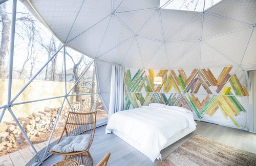 Leesburg Cottage | Luxe & Picturesque Dome Haven ~ Hot Tub ~ Glamping