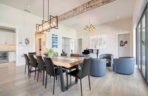 Kenwood House | Luxe, Pool, Spa, Fire Pit, Game Room, Piano | Sonoma Pool Retreat by AvantStay
