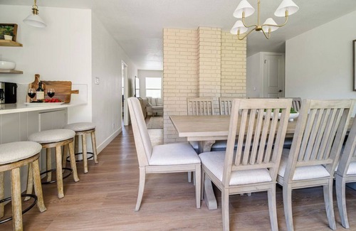Fredericksburg House | Luxe Poolside Retreat w/Sauna-Minutes from Downtown!