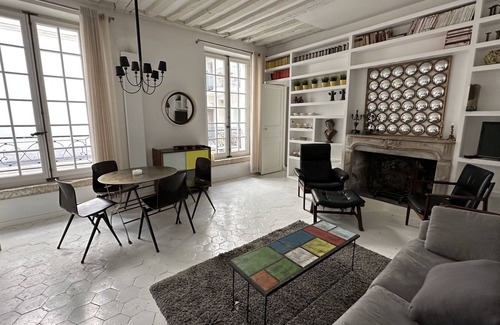 Saint-Victor Apartment | Luxe Pour 4, Panthéon, Charme et Spacieux Entièrement Équipé Pour 4