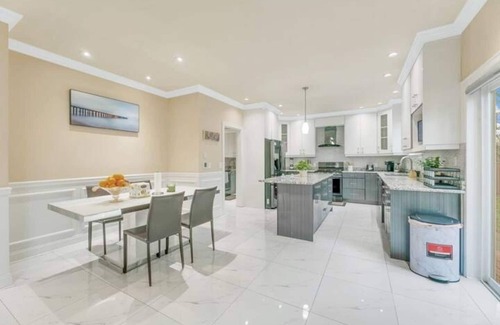 Seattle Metro Area House | Luxe Puget Sound Private Getaway in Burien!