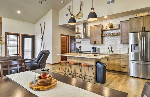 Red Lodge House | Luxe Red Lodge Home w/ Private Hot Tub!