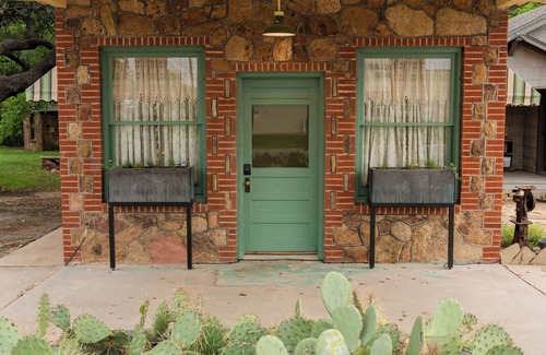 Bangs House | Luxe Roadside Gem in a Restored Texaco Station