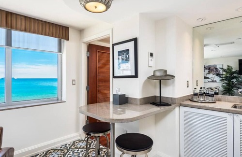 City Center Hotel | Luxe Rooftop Stay, National Hotel Triplex Penthouse Suite