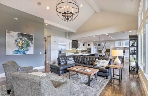 Sandy House | Luxe Sandy Home w/Hot Tub: 9 Mi to Skiing!