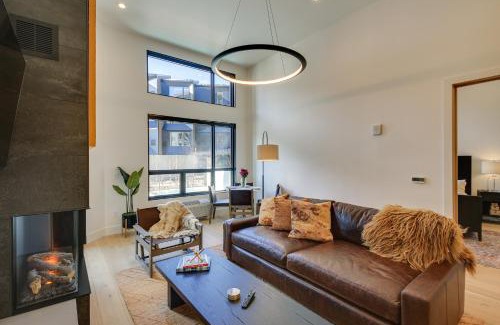 Sandpoint Apartment | Luxe Schweitzer Condo with Hot Tub Ski-InandSki-Out!