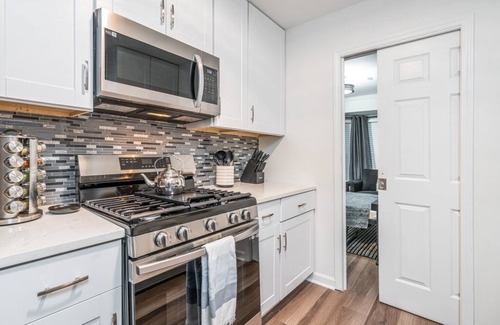 Smyrna House | Luxe Smyrna Home near Braves Stadium