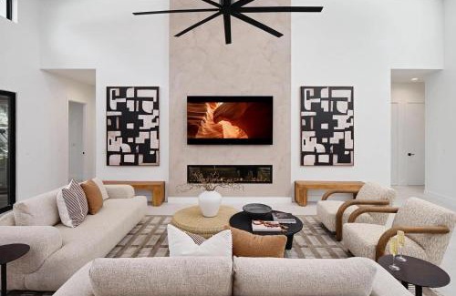 North Scottsdale House | Luxe - Solstice Retreat - Heated Pools - 2 Homes